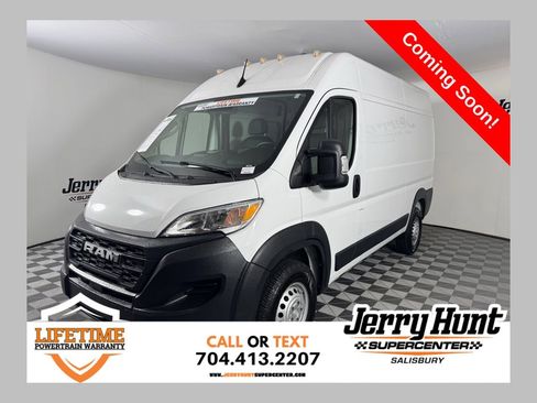 Used 2024 RAM ProMaster 2500 w/ Convenience Group FWD image 1