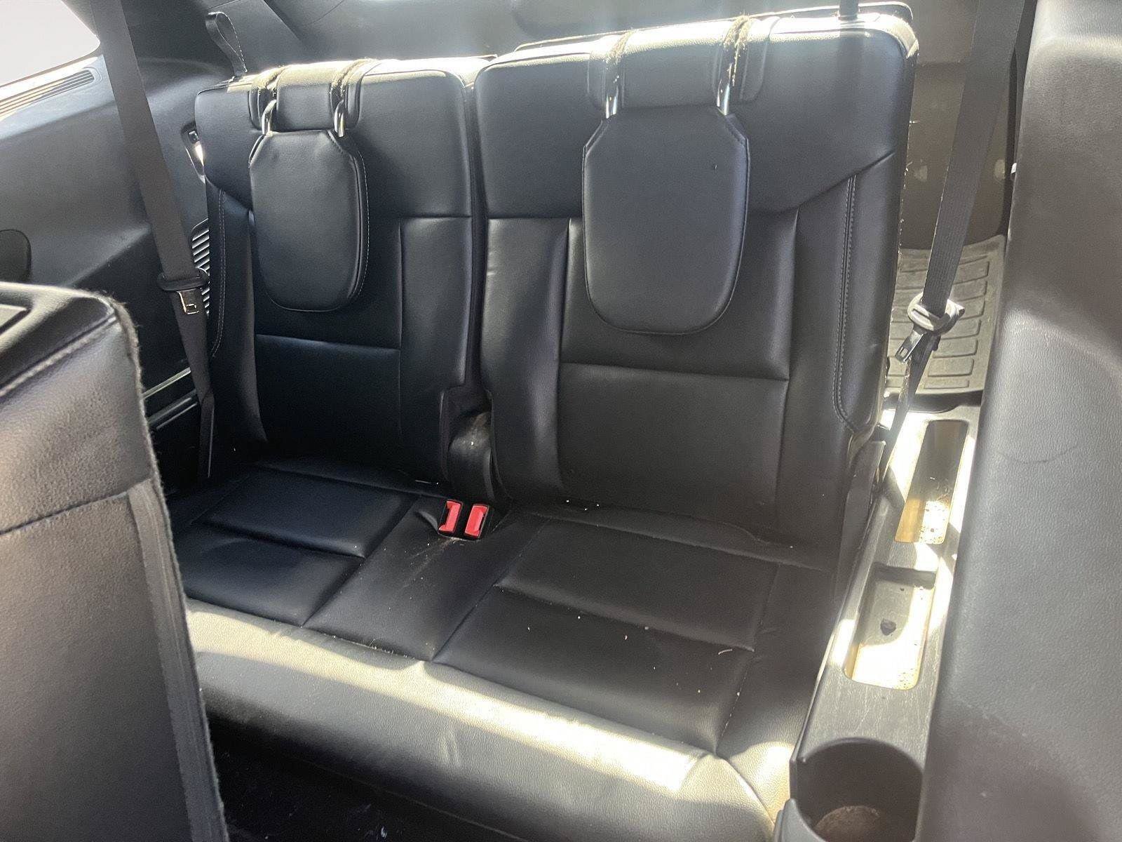 Used 2020 Ford Explorer XLT w/ Equipment Group 202A AWD/4WD image 22