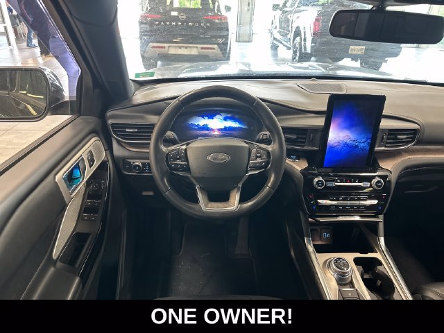 Used 2022 Ford Explorer Platinum w/ Equipment Group 601A AWD/4WD image 2