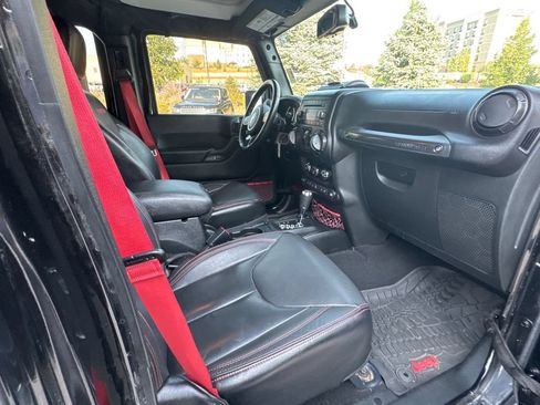 Used 2018 Jeep Wrangler Unlimited Rubicon AWD/4WD image 16
