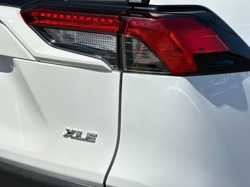 Used 2025 Toyota RAV4 XLE FWD image 24