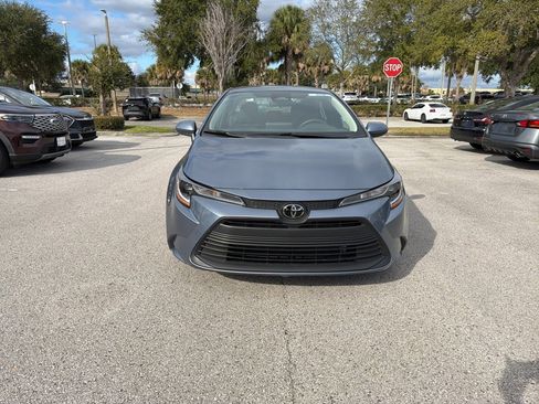Used 2025 Toyota Corolla LE image 8