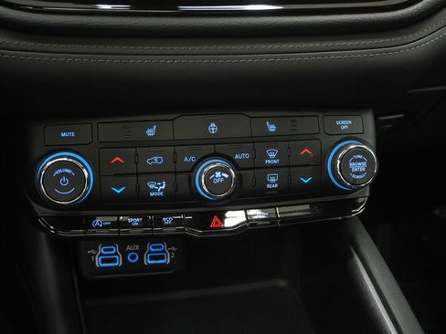 Certified 2024 Dodge Durango SXT w/ SXT Blacktop Group AWD/4WD image 35