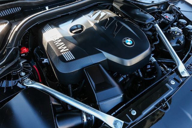 Used 2024 BMW 530i w/ M Sport Package RWD image 12