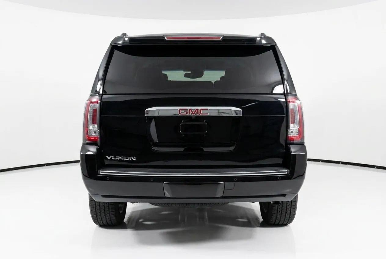 Used 2017 GMC Yukon Denali w/ Open Road Package AWD/4WD image 5
