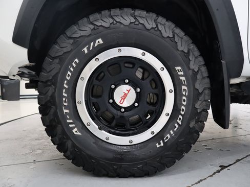 Used 2020 Toyota Tacoma TRD Off-Road w/ TRD Premium Off Road Package image 12