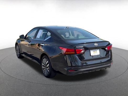 Used 2025 Nissan Altima 2.5 SV image 11