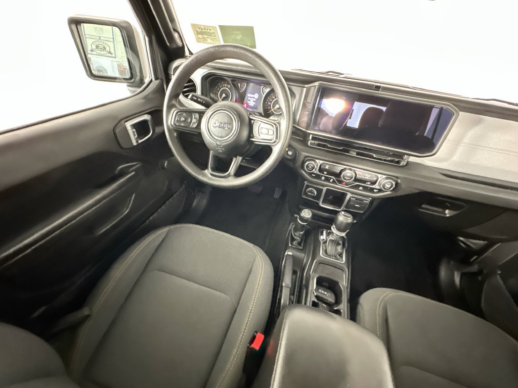 Used 2024 Jeep Gladiator Sport AWD/4WD image 9