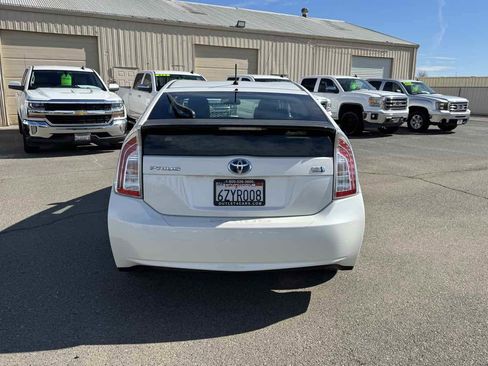 Used 2013 Toyota Prius Two image 9