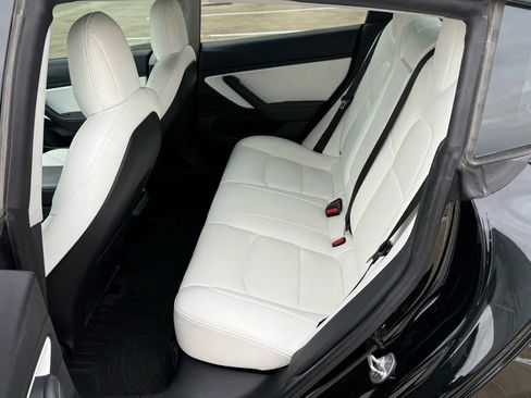 Used 2021 Tesla Model 3 Standard Range Plus image 17