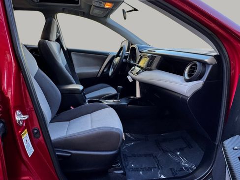 Used 2014 Toyota RAV4 XLE FWD image 19