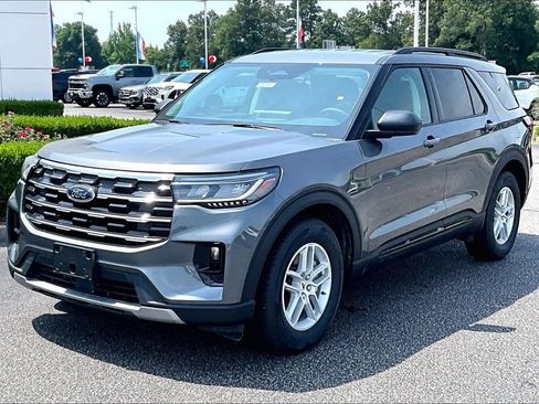 New 2026 Ford Explorer Active w/ Active Comfort Package RWD image 2