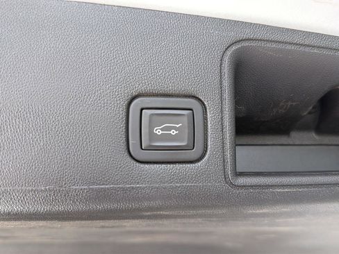 Used 2024 GMC Terrain Denali w/ Denali Premium Package AWD/4WD image 37