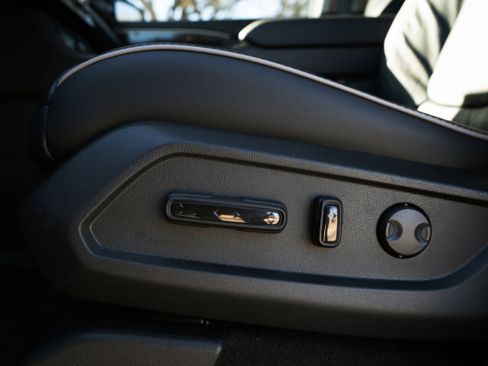 Certified 2025 Honda Pilot Elite image 42