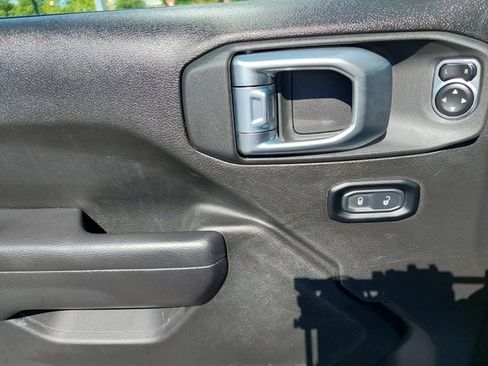 Used 2025 Jeep Gladiator Sport AWD/4WD image 25