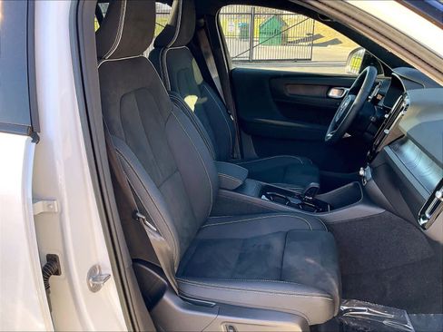 Used 2023 Volvo XC40 Recharge Ultimate w/ Protection Package Premier image 10