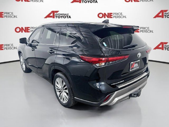 Used 2023 Toyota Highlander Platinum FWD image 5