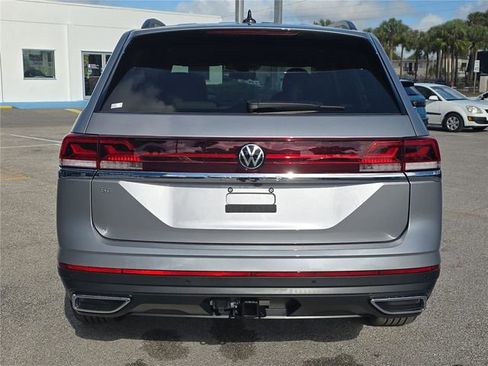 New 2026 Volkswagen Atlas SE FWD image 4