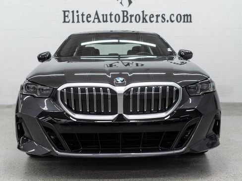 Used 2026 BMW 530i xDrive AWD/4WD image 3