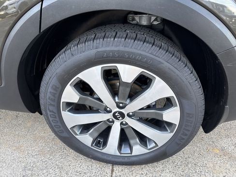 Used 2021 Kia Telluride EX w/ EX Premium Package image 21