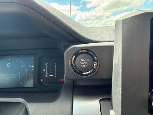 Used 2026 Toyota Tacoma SR5 AWD/4WD image 24