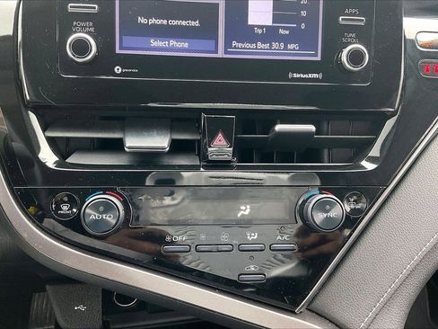 Used 2023 Toyota Camry SE image 18