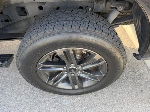 Used 2021 Ford F150 Lariat w/ Equipment Group 502A High AWD/4WD image 5