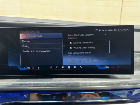 Used 2023 BMW i7 xDrive60 AWD/4WD image 36