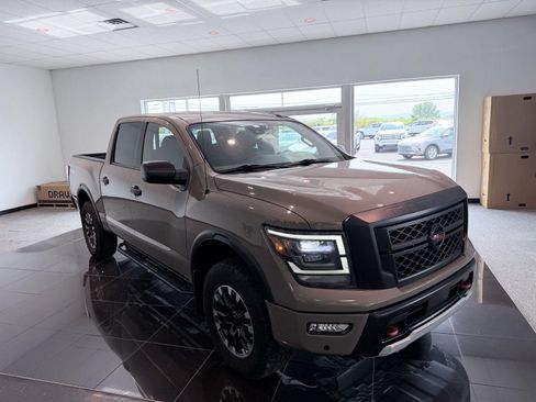 Used 2021 Nissan Titan PRO-4X w/ Pro-4x Utility Package AWD/4WD image 7