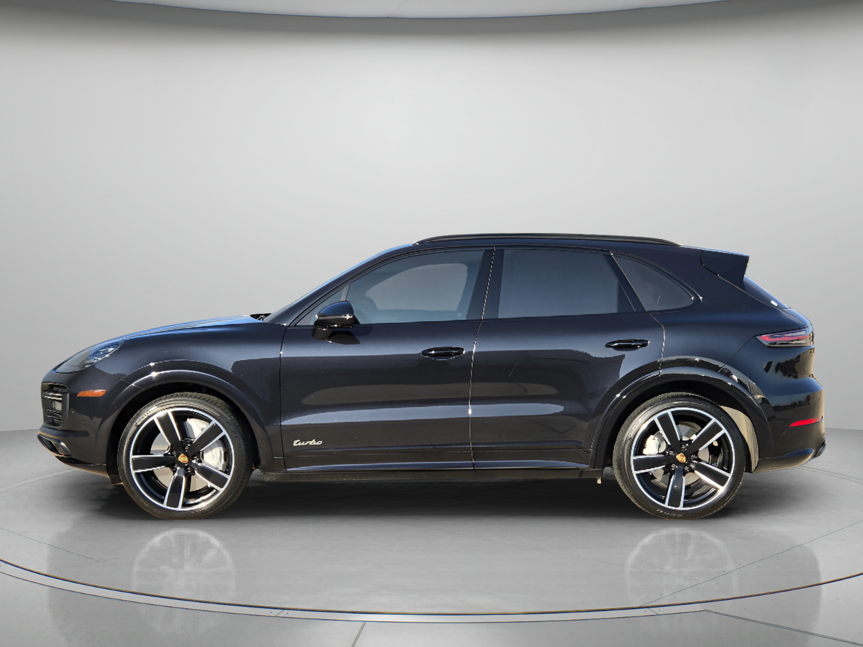 Used 2019 Porsche Cayenne Turbo AWD/4WD image 2