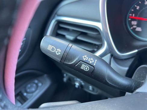 Used 2021 Chevrolet Equinox LT image 16