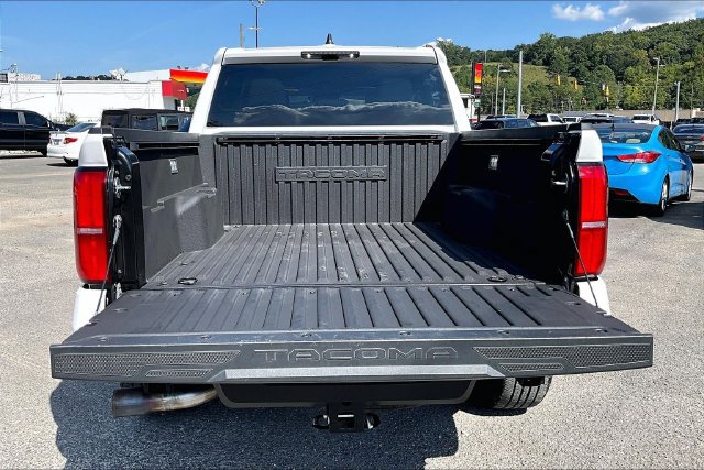 Used 2025 Toyota Tacoma TRD Off-Road AWD/4WD image 29
