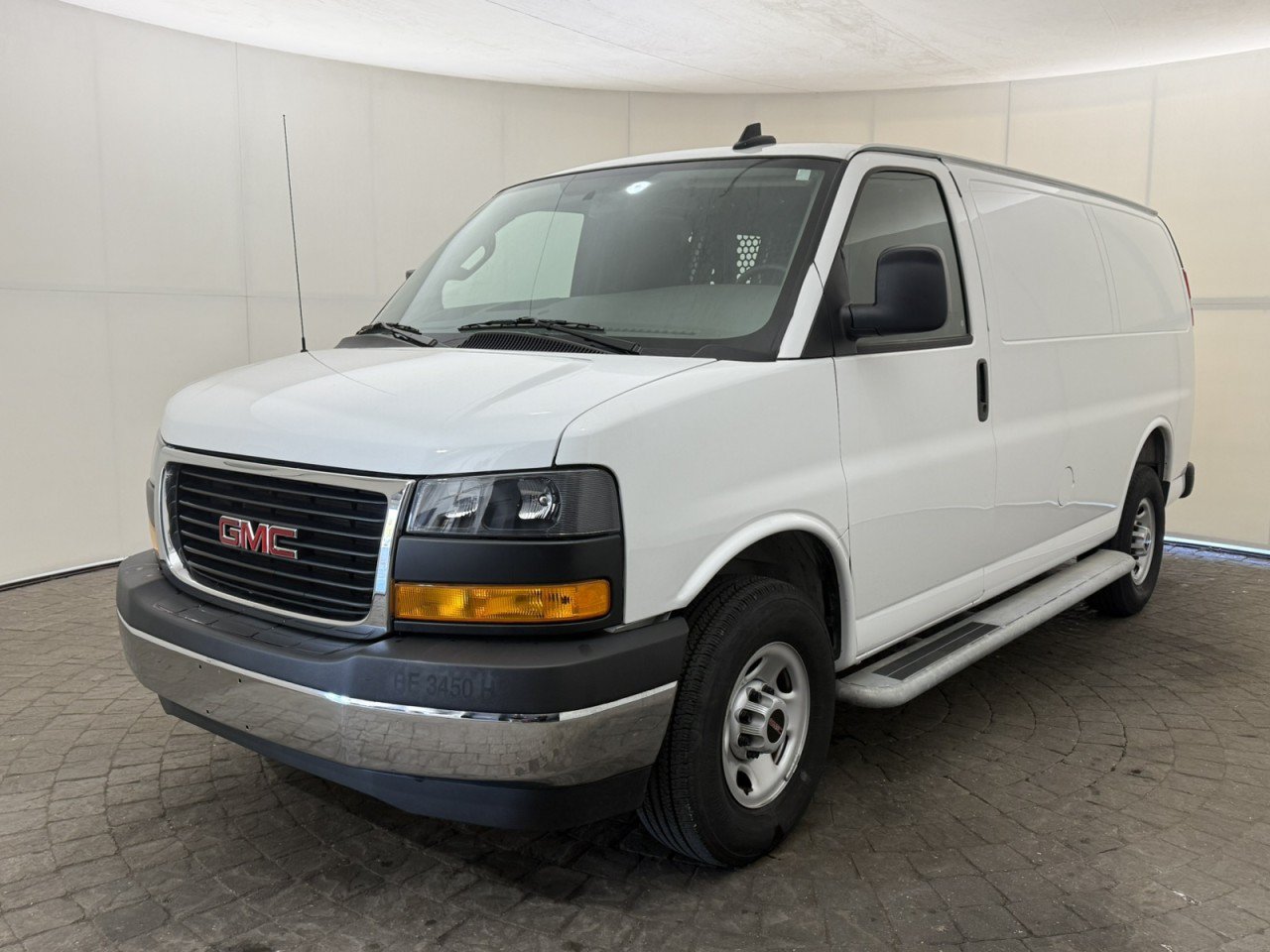 Used 2025 GMC Savana 2500 w/ Driver Convenience Package RWD image 3