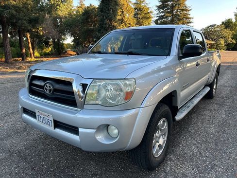 Used 2006 Toyota Tacoma PreRunner image 2