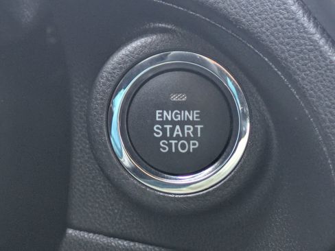 Used 2022 Subaru Ascent Limited w/ Technology Package image 17