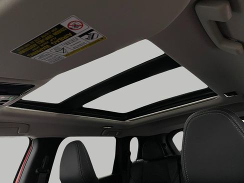 New 2025 Mitsubishi Outlander SE image 31