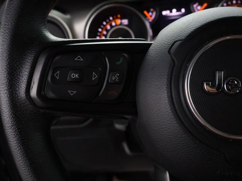 Used 2018 Jeep Wrangler Unlimited Sport image 26