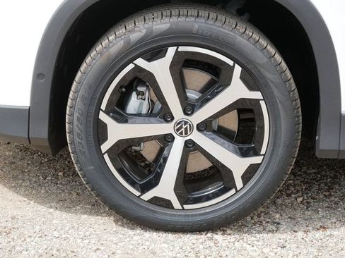 New 2026 Volkswagen Tiguan SE AWD/4WD image 5