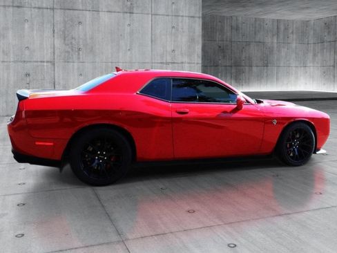 Used 2016 Dodge Challenger SRT Hellcat RWD image 7