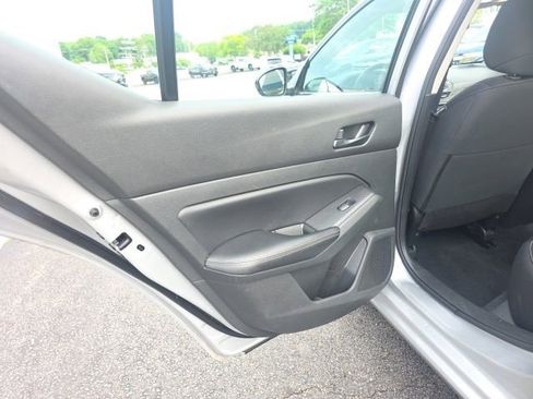 Used 2024 Nissan Altima 2.5 SV FWD image 26