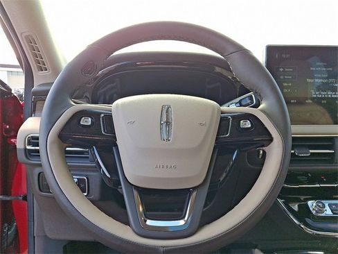 New 2024 Lincoln Corsair Reserve w/ Equipment Group 201A image 9