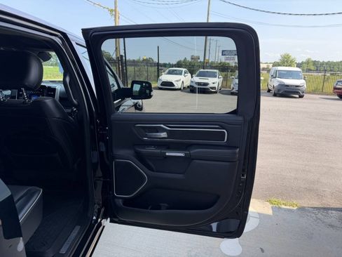Used 2021 RAM 1500 Laramie w/ Sport Appearance Package AWD/4WD image 11