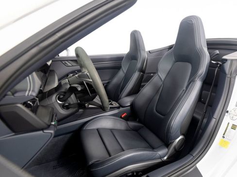 Certified 2025 Porsche 911 Carrera GTS RWD image 5