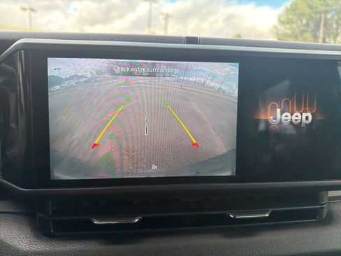 Used 2024 Jeep Wrangler Sport S image 28