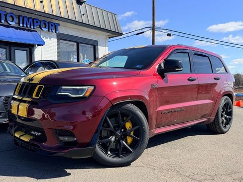 Used 2018 Jeep Grand Cherokee SRT image 2