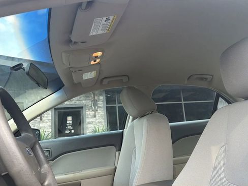 Used 2010 Ford Fusion SE FWD image 14