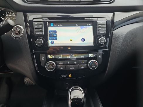 Used 2018 Nissan Rogue Sport SL image 15