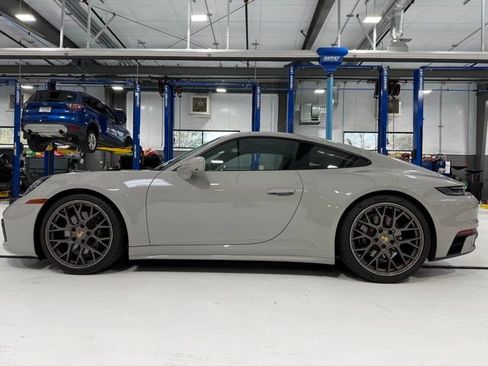 Used 2024 Porsche 911 Carrera S image 2