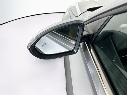 Used 2025 Volkswagen Jetta SE FWD image 16