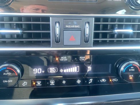 Used 2024 INFINITI QX80 Luxe image 9